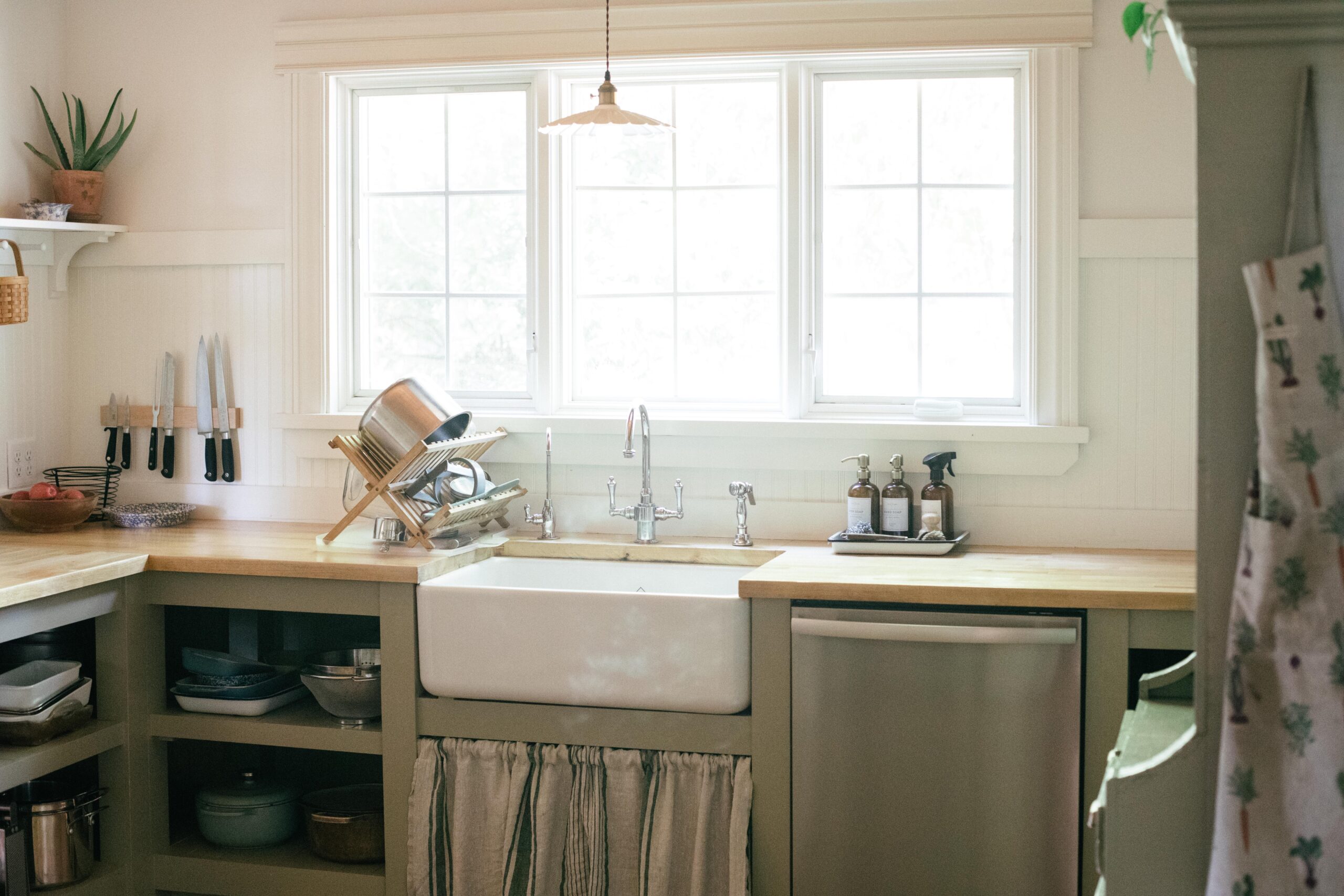 Image of an unfitted Swedish style kitchen in a cottage in the country